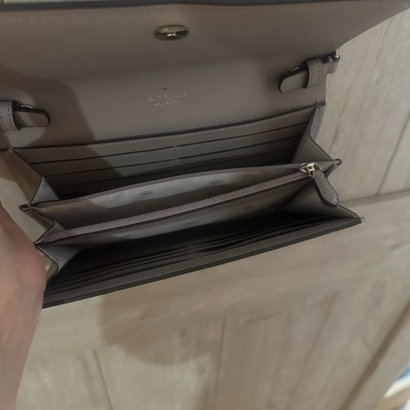 Kate Spade purse ♠️ - Picture 4 of 9